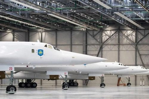 Không quân Nga tăng cường sức mạnh tấn công tầm xa với cặp oanh tạc cơ Tu-160M mới