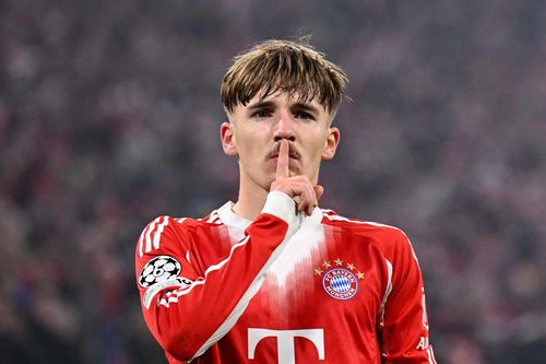 Thần đồng Bayern Munich đổi đời