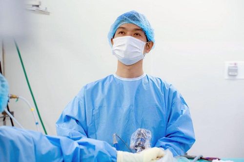 Đừng chủ quan với triệu chứng đau hàm, nghẹt mũi, chảy máu răng kéo dài