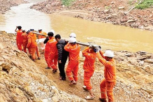 Kéo điện lưới về vùng khó khăn