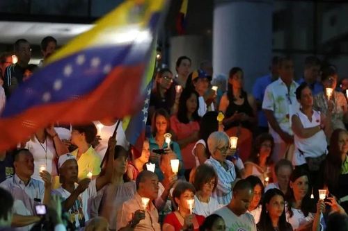 Chính quyền lâm thời Venezuela có sự thay đổi nội các đầu tiên