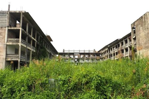 Công trình trường học bỏ hoang 8 năm tại phường rất thiếu chỗ học