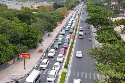 Thí điểm lắp đặt tủ đổi pin xe máy điện tại Nha Trang