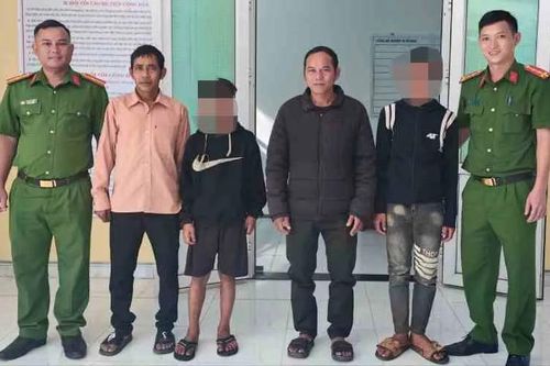 Cứu 2 thiếu niên gặp nạn trên lòng hồ thủy điện Sê San 4
