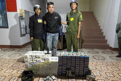 Bắt quả tang vụ vận chuyển hàng nghìn bao thuốc lá lậu