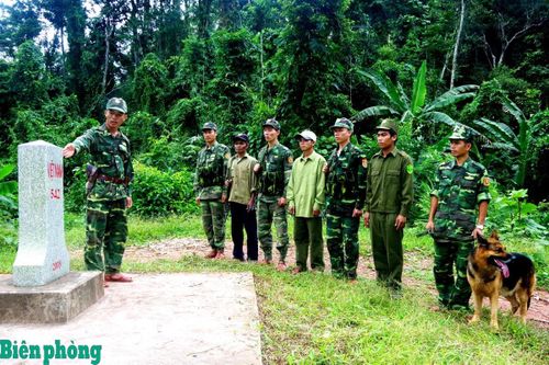 Nâng cao kiến thức pháp luật cho đội ngũ già làng, trưởng bản, người có uy tín ở khu vực biên giới tỉnh Quảng Trị