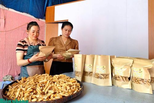 Giữ hương bánh truyền thống nơi phên giậu Tổ quốc