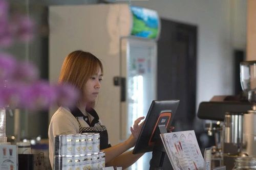 Nâng bước thủ khoa: Hành trình 'vượt lên chính mình' của hai tân sinh viên có hoàn cảnh éo le