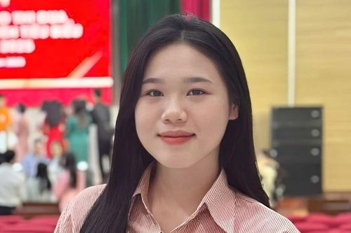 Nữ sinh Gia Lai: 'Lũ lụt cuốn trôi mọi thứ, mẹ con em phải làm lại từ đầu'