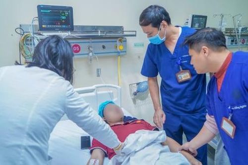 Bộ Y tế chỉ đạo khẩn trương cứu chữa các nạn nhân vụ cháy nhà trên phố Trần Cung