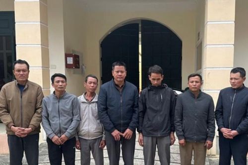 Bắt 7 đối tượng đánh bạc bằng hình thức chơi Liêng tại trường mầm non
