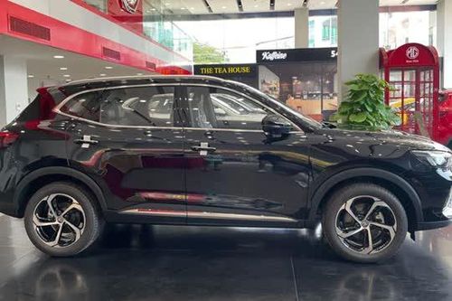 Đối thủ của Mazda CX-5, Hyundai Tucson giảm giá 'sập sàn' tại Việt Nam