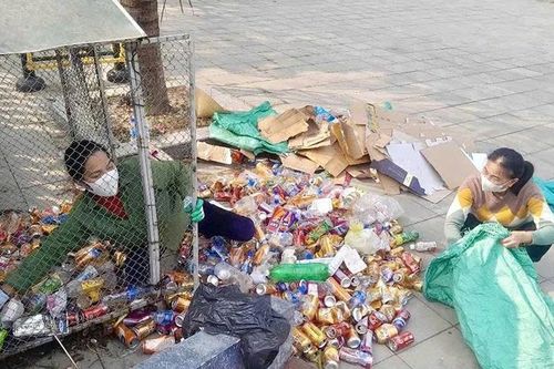 Phụ nữ phường Đông Quang 'Biến rác thải nhựa thành tiền'