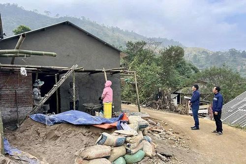 Đồng bào Mông một lòng theo Đảng - Khát vọng đổi đời từ núi cao (Bài cuối): Chi bộ mạnh - bản làng đổi thay
