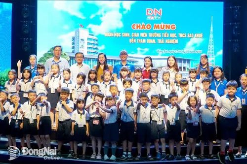 Gần 200 học sinh tham quan, trải nghiệm tại Báo và Phát thanh, Truyền hình Đồng Nai