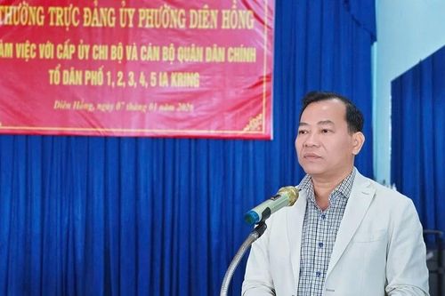 Thường trực Đảng ủy phường Diên Hồng đối thoại với cấp ủy chi bộ và cán bộ quân dân chính Ia Kring