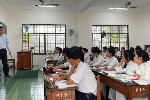 Ðưa tiếng Anh trở thành ngôn ngữ thứ 2 trong trường học: Nâng cao năng lực hội nhập cho học sinh