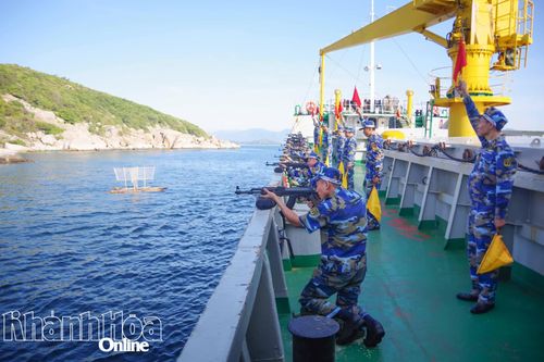Tàu Trường Sa 22: Vững vàng nơi đầu sóng