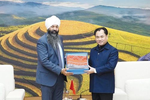 Bí thư Tỉnh ủy Trịnh Việt Hùng tiếp xã giao ngài Randeep Sarai - Bộ Trưởng Phát triển Quốc tế Canada