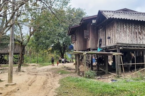 Chiêng Túp... Thắm tình hữu nghị Việt-Lào! - Bài 1: Chiêng Túp, cụm bản bên dòng Sê-Băng-Hiêng