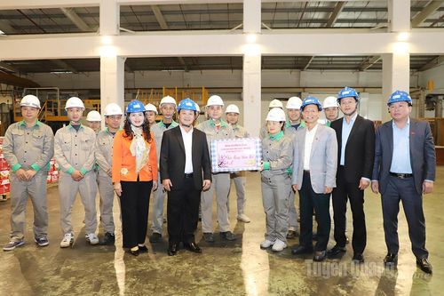 Đồng chí Bí thư Tỉnh ủy Hầu A Lềnh làm việc với Công ty Cổ phần Giấy An Hòa