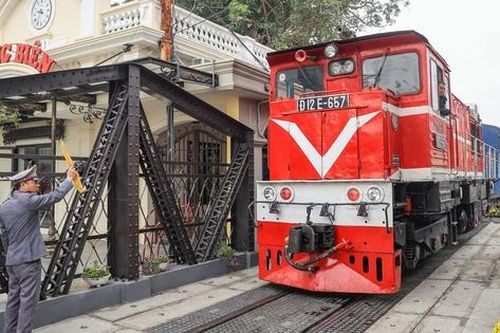 Đánh giá kỹ tác động việc dừng tàu khách đoạn Gia Lâm - ga Hà Nội