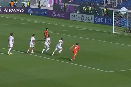 U23 Việt Nam tạo địa chấn trong ngày ra quân