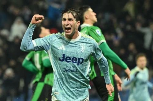 Juventus và AS Roma cạnh tranh quyết liệt