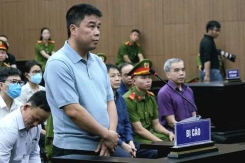 Cựu Chủ tịch, Phó Chủ tịch tỉnh Khánh Hòa xin xét xử vắng mặt