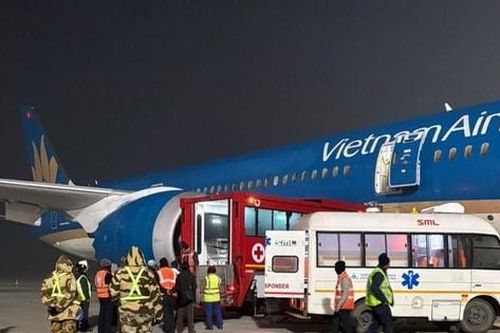 Máy bay Vietnam Airlines hạ cánh khẩn cấp tại Ấn Độ để cấp cứu khách