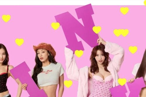 Cú bắt tay 'cháy hàng' thúc đẩy 4 mẩu TWICE tái hợp với Victoria's Secret