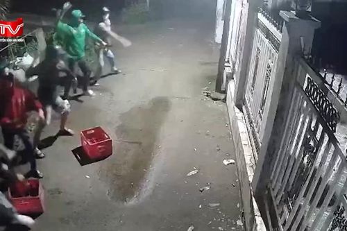 Từ cho vay lãi nặng đến 'khủng bố' nhà dân: 6 đối tượng bị bắt giữ