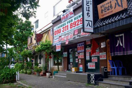 Shophouse ế ẩm: Cho thuê không được, bán không xong