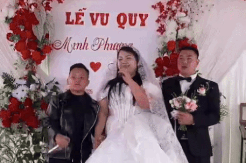 Cô dâu, chú rể bị ném mắm tôm vào mặt giữa tiệc cưới