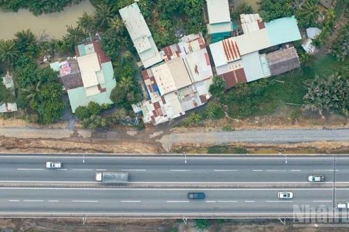 'Kẹt' mặt bằng, đường cao tốc Thành phố Hồ Chí Minh-Long Thành thi công cầm chừng