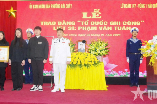 Trao bằng Tổ quốc ghi công đối với liệt sĩ Phạm Văn Tuân