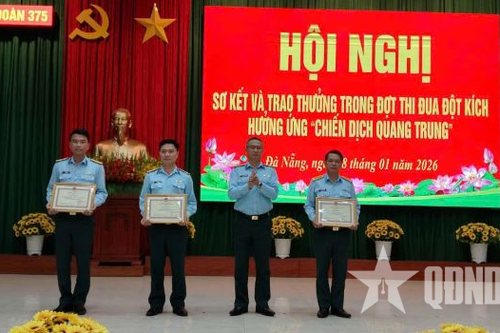 Sư đoàn 375 sơ kết, biểu dương điển hình trong 'Chiến dịch Quang Trung'