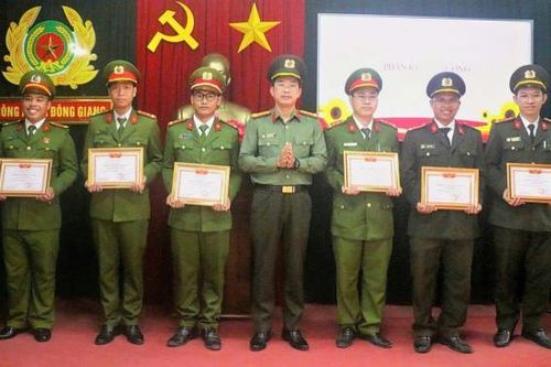 Công an xã Đông Giang tiếp tục củng cố, xây dựng phong trào Toàn dân Bảo vệ An ninh Tổ quốc vững mạnh