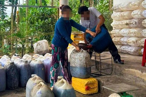 Kịp thời ngăn chặn hơn 1,9 tấn dầu, mỡ thải có nguy cơ xâm nhập bữa ăn người dân