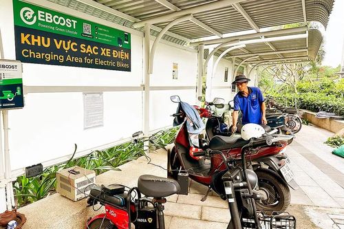 Lúng túng chuyện sạc pin xe điện ở chung cư