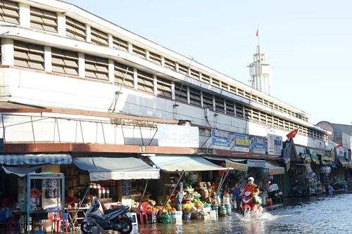Triều cường sông Sài Gòn vượt báo động 3