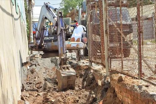 Chính quyền vào cuộc, yêu cầu hoàn trả nguyên trạng hẻm công cộng bị lấn chiếm