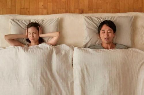 Vợ chồng ngủ riêng có tốt không?