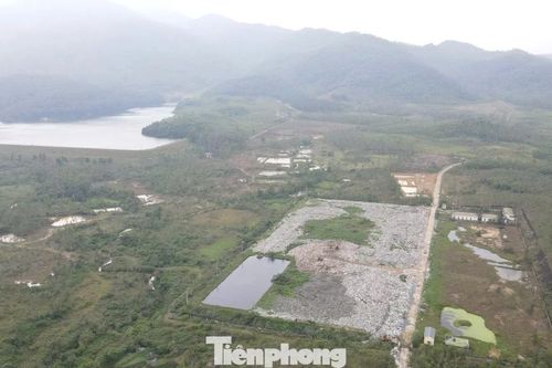 Hà Tĩnh: Ô nhiễm bãi rác chồng chất, dân càng lo ngại khi xây nhà máy rác nơi đầu nguồn