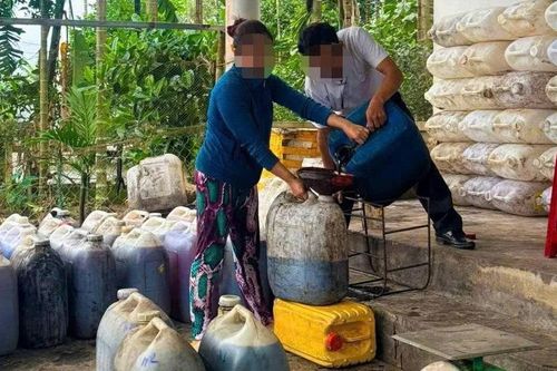Thu gom hơn 1,9 tấn dầu ăn, mỡ heo đã qua sử dụng để bán kiếm lời