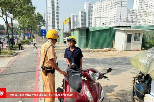 Sau 1 tuần vận hành làn xe đạp: Gần 100 xe máy ở TP.HCM bị phạt