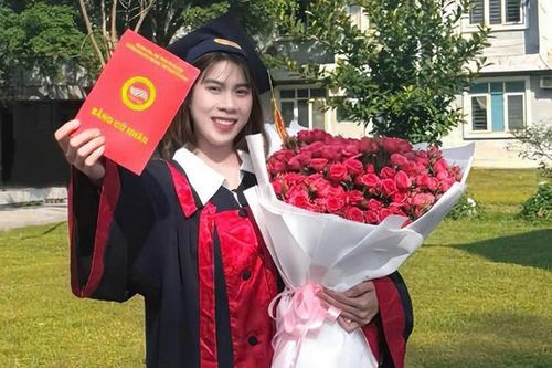 Các chân dài bóng chuyền Việt Nam rộn ràng nhận bằng cử nhân