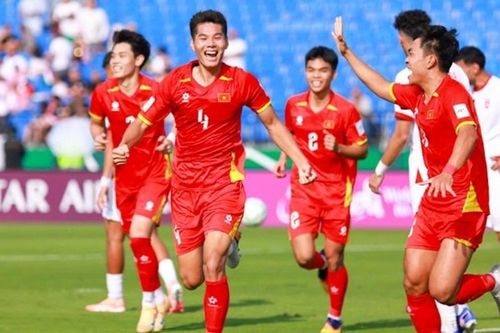 AFC đánh giá cao màn trình diễn của U23 Việt Nam; Barcelona vào chung kết Siêu cúp Tây Ban Nha