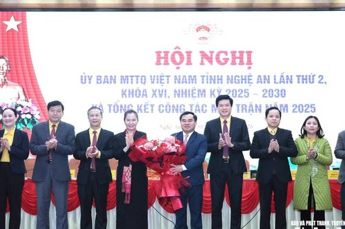 Đồng chí Nguyễn Viết Hùng được hiệp thương cử giữ chức Phó Chủ tịch Ủy ban MTTQ Việt Nam tỉnh Nghệ An