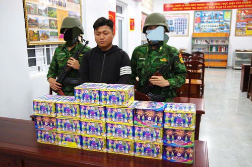 Bộ đội Biên phòng bắt giữ vụ vận chuyển pháo nổ trái phép với số lượng lớn